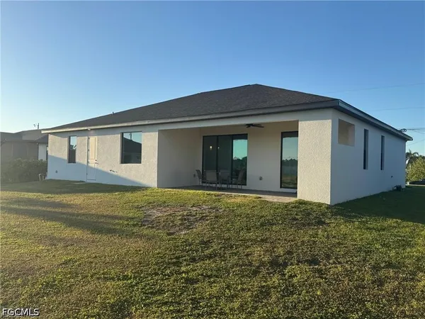 $2,700 | 2512 Northwest 4th Street, Cape Coral, FL 33993