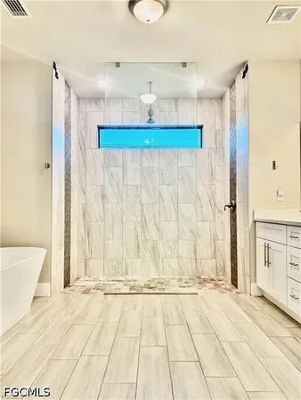 $2,700 | 2512 Northwest 4th Street, Cape Coral, FL 33993