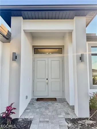 $2,700 | 2512 Northwest 4th Street, Cape Coral, FL 33993