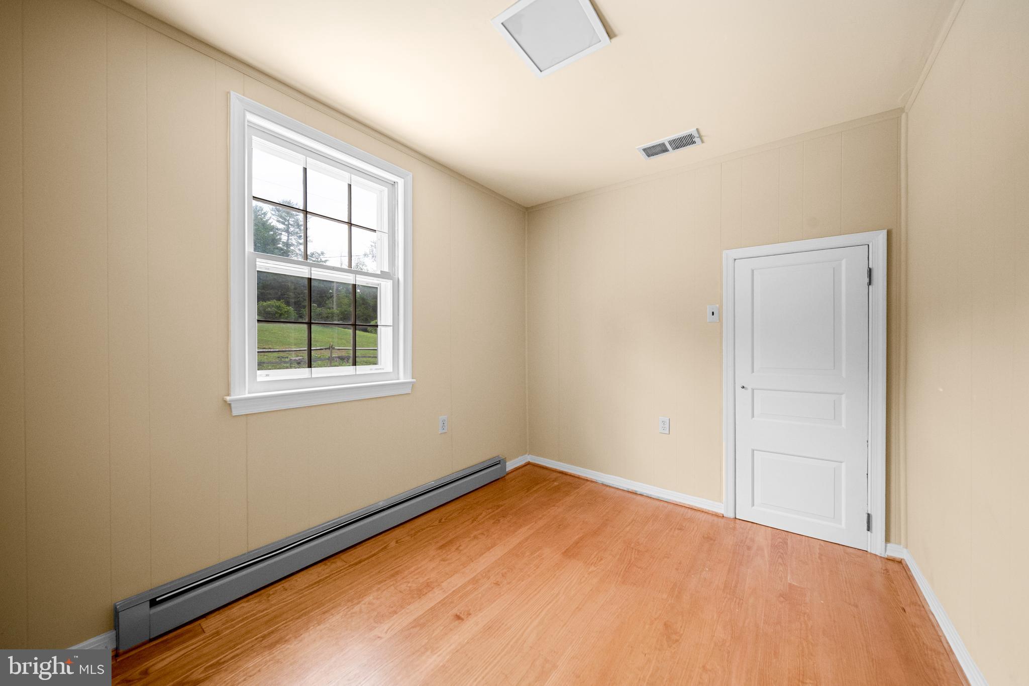 18189 Sands Road Purcellville, VA 20132 - Photo 58 of 145 Upstairs bedroom #3.