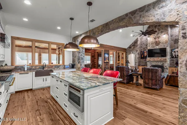 $6,000,000 | 415 Rose Hill Road, Bentonia, MS 39040