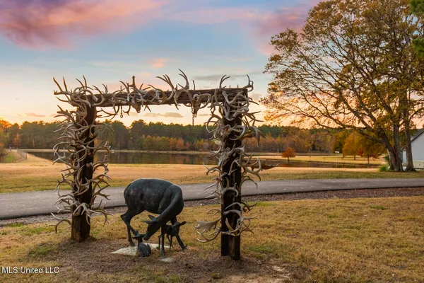 $6,000,000 | 415 Rose Hill Road, Bentonia, MS 39040