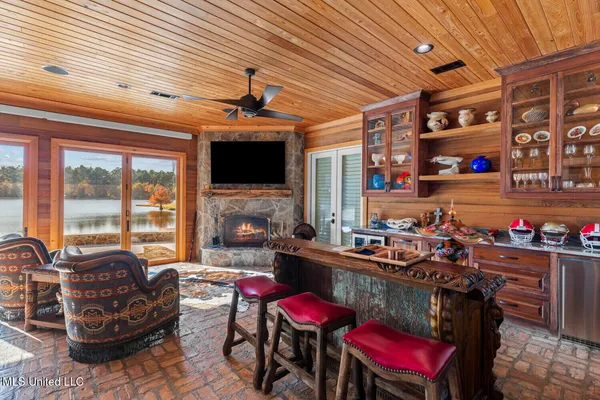 $6,000,000 | 415 Rose Hill Road, Bentonia, MS 39040
