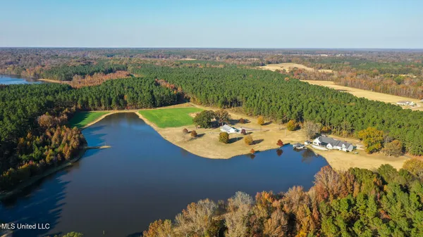 $6,000,000 | 415 Rose Hill Road, Bentonia, MS 39040
