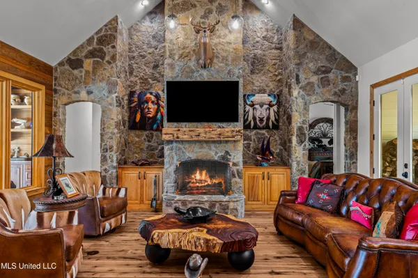 $6,000,000 | 415 Rose Hill Road, Bentonia, MS 39040