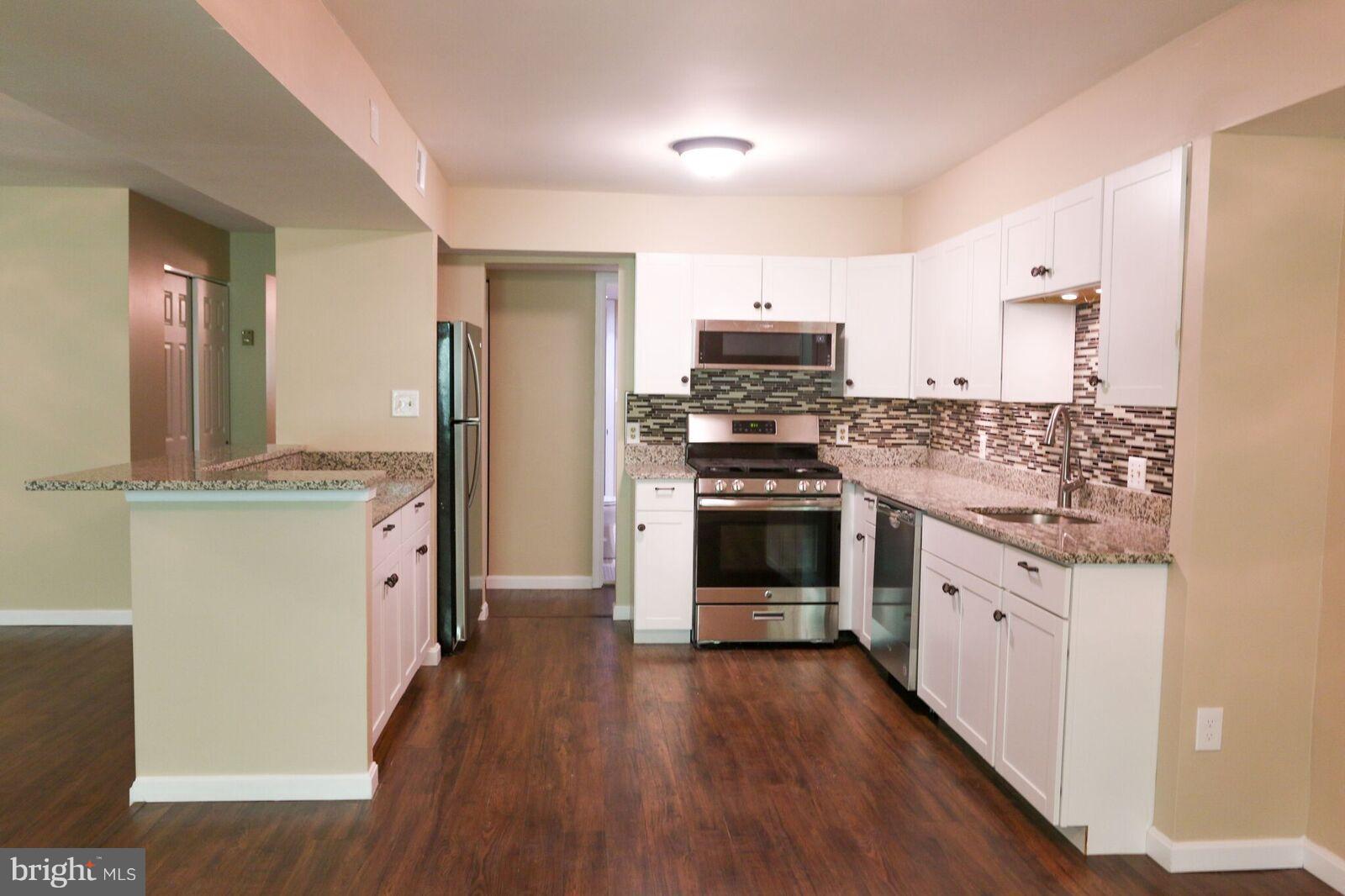 5701 Harpers Farm Road, Unit F Columbia, MD 21044 - Photo 6 of 20 Kitchen