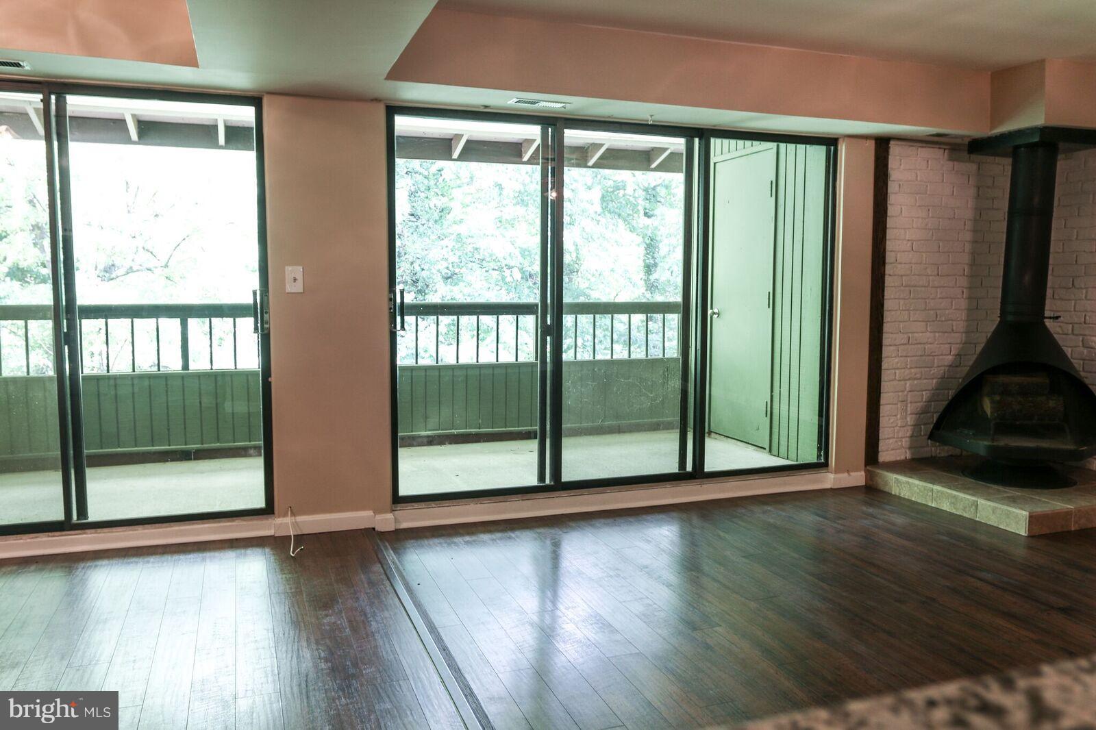 5701 Harpers Farm Road, Unit F Columbia, MD 21044 - Photo 8 of 20 Living Room