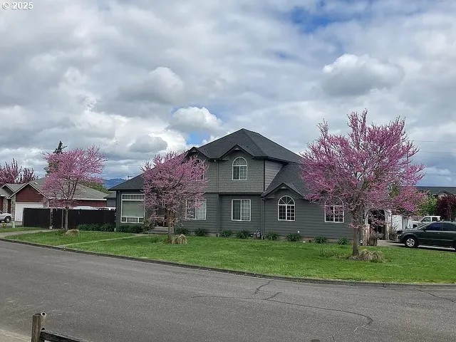 $649,900 | 3310 Tahoma Street, Columbia City, OR 97018