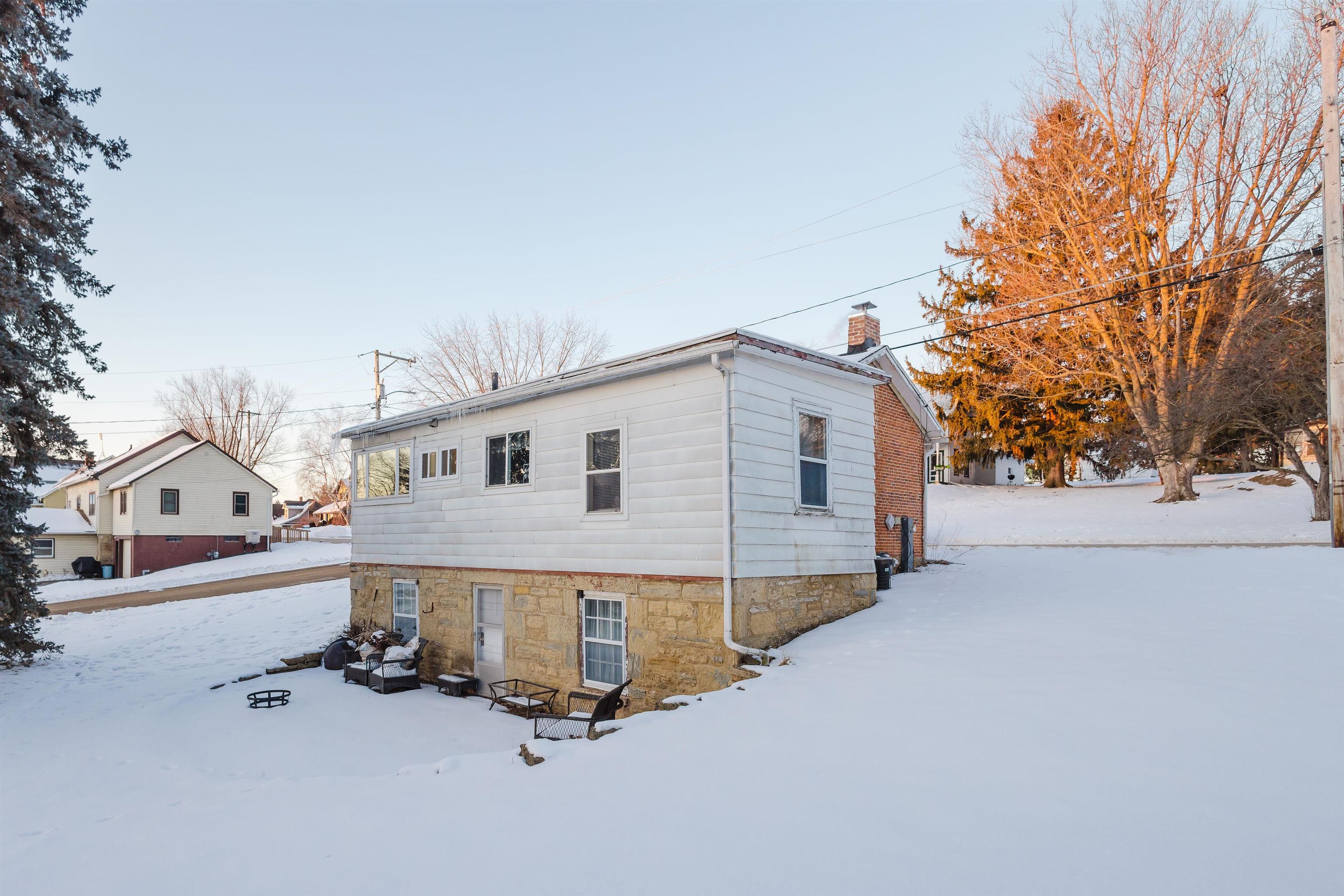 516 South Wisconsin Street Mineral Point, WI 53565 - Photo 24 of 27