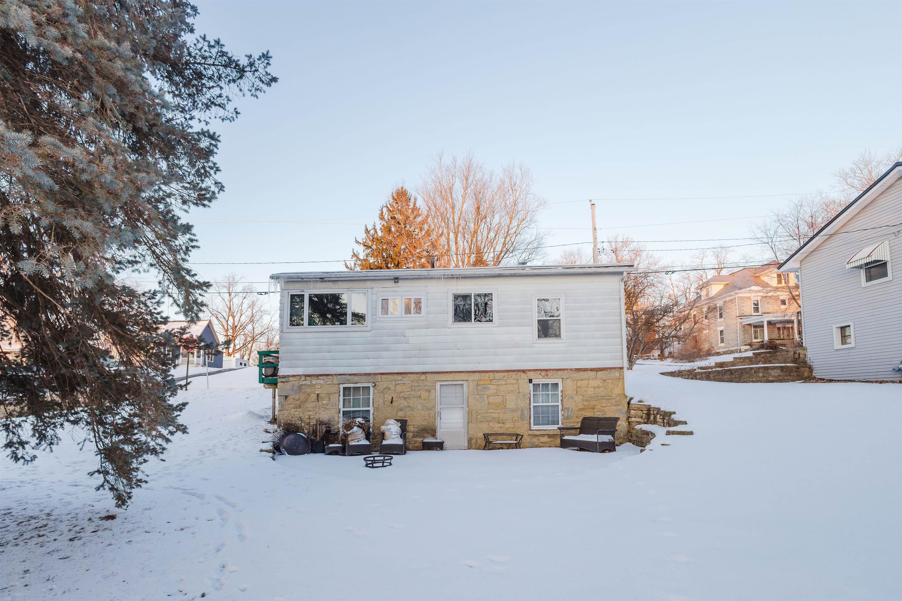 516 South Wisconsin Street Mineral Point, WI 53565 - Photo 4 of 22