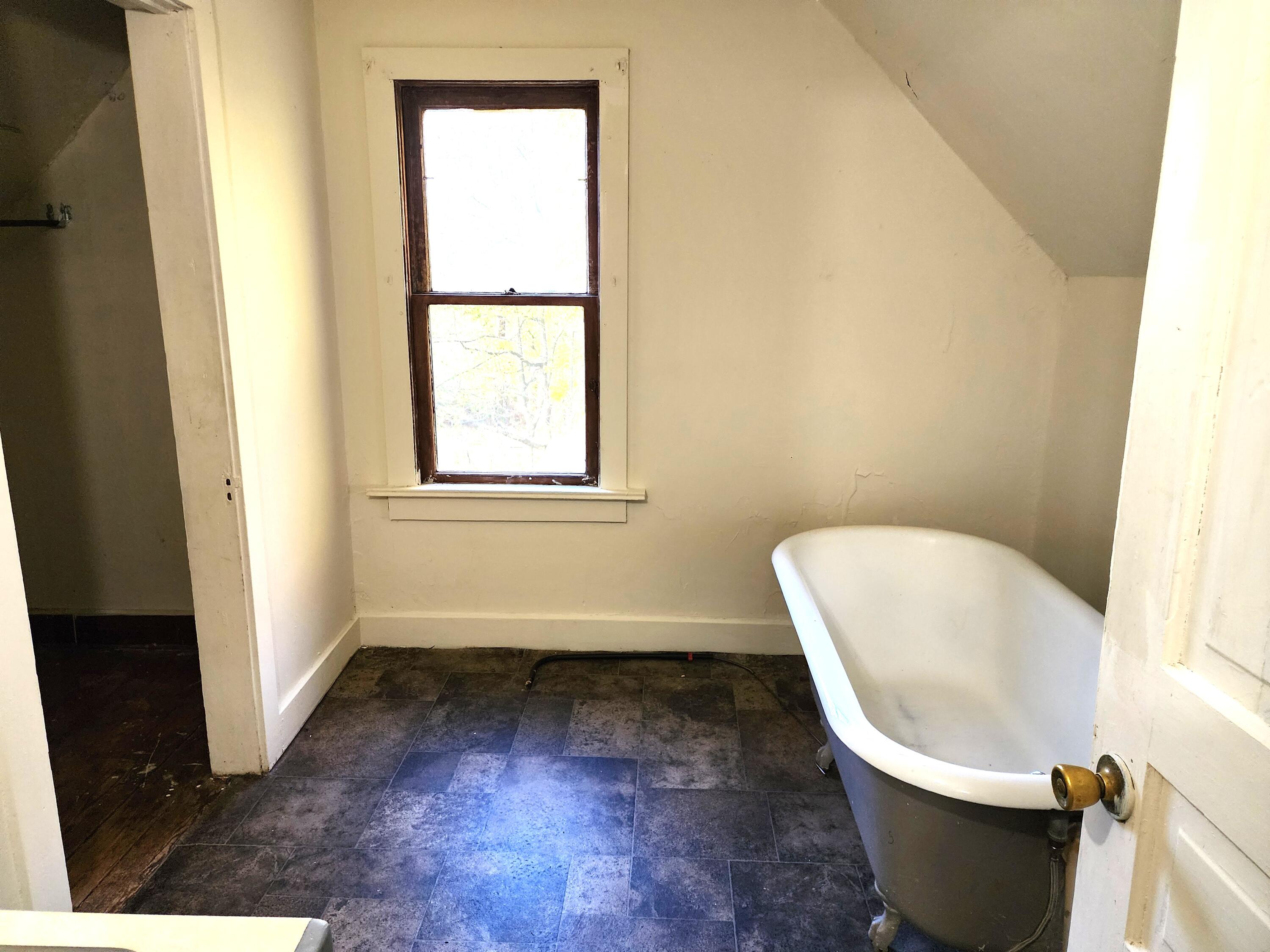 210 Middle Street Three Rivers, MI 49093 - Photo 17 of 22 Middle St full bath pic 2