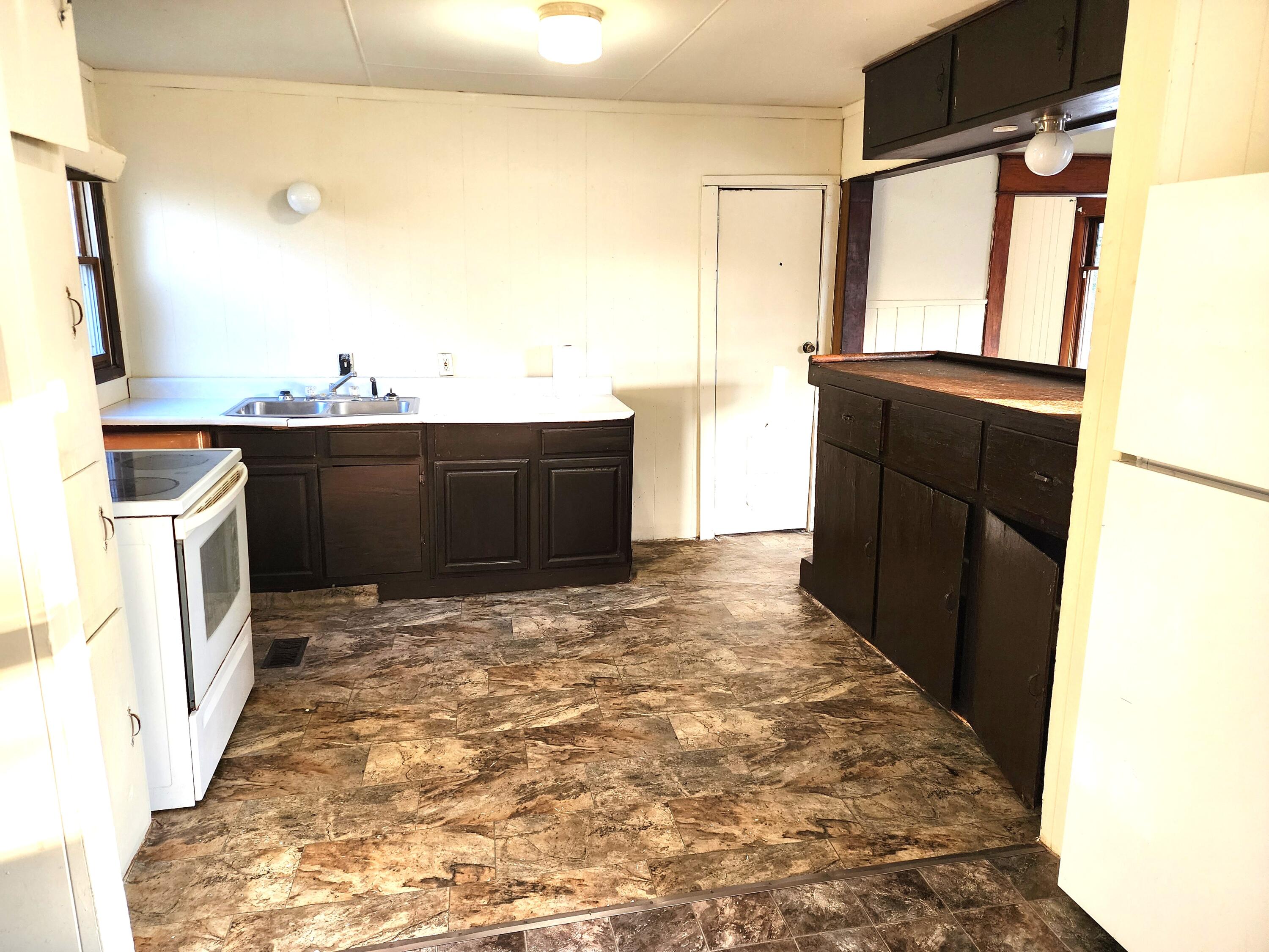 210 Middle Street Three Rivers, MI 49093 - Photo 4 of 22 middle st kitchen pic 1