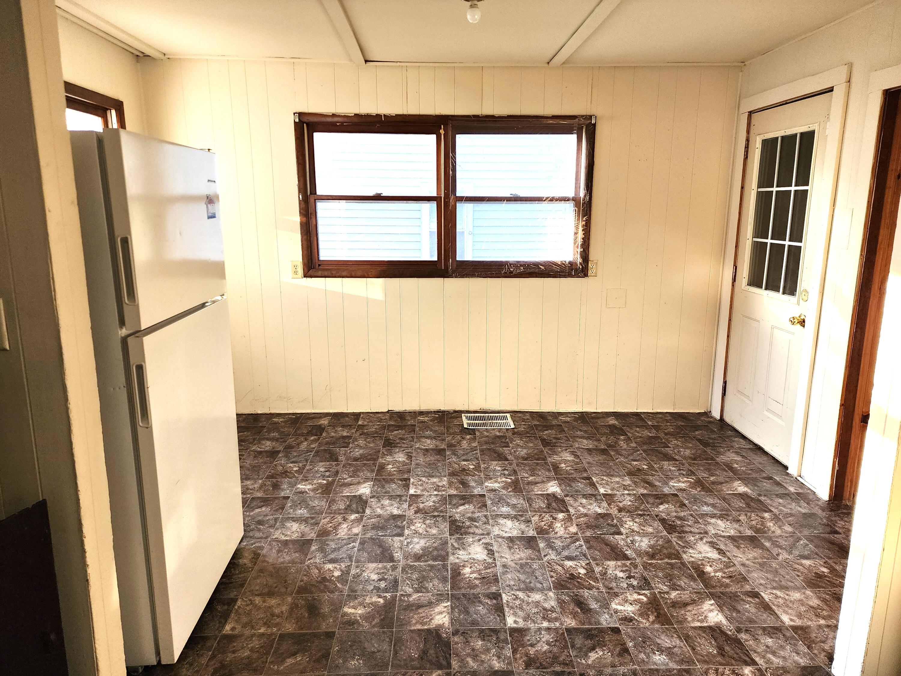 210 Middle Street Three Rivers, MI 49093 - Photo 5 of 22 middle st eat in kitchen area