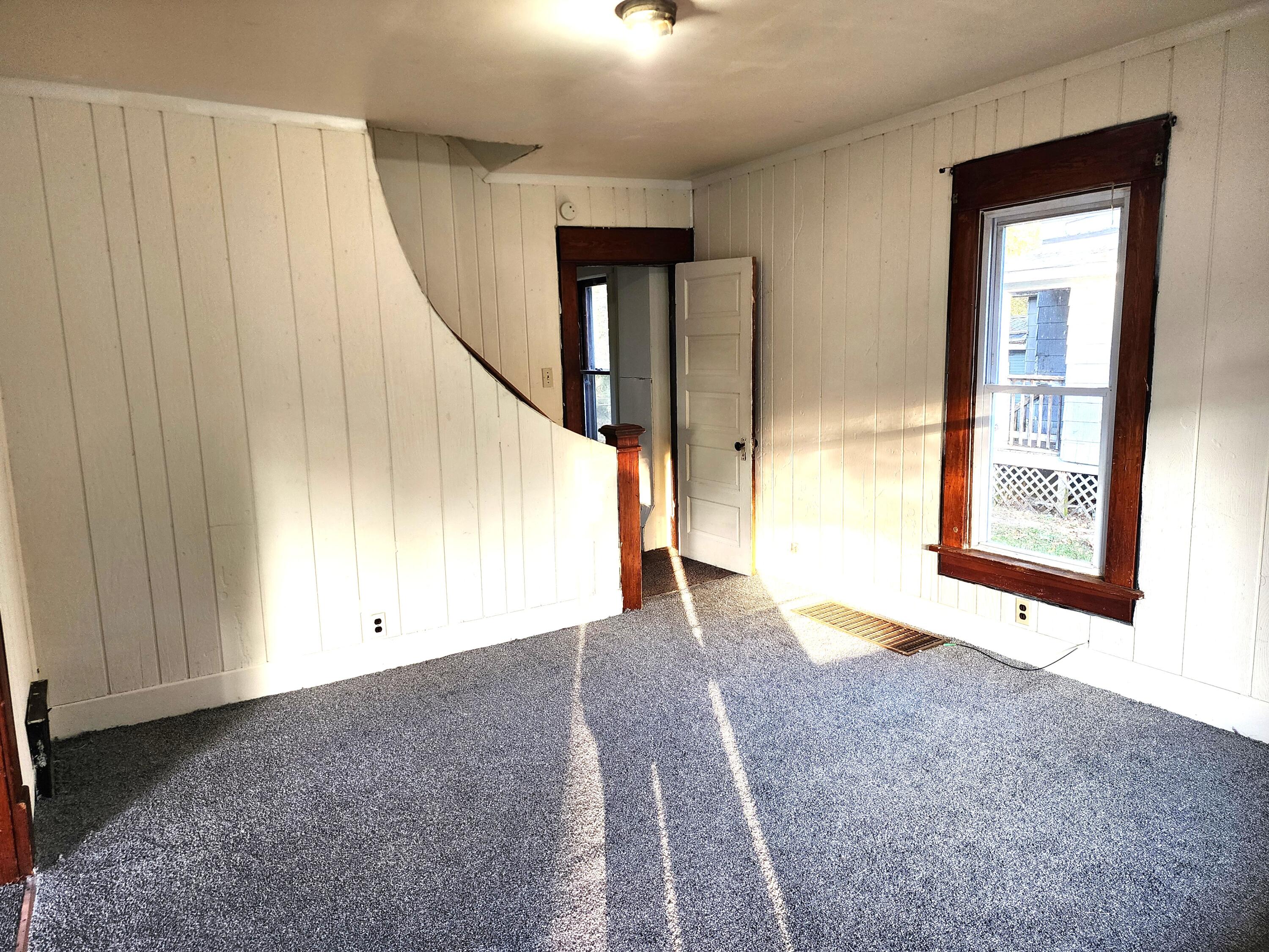 210 Middle Street Three Rivers, MI 49093 - Photo 8 of 22 Middle sT liv room pic 1