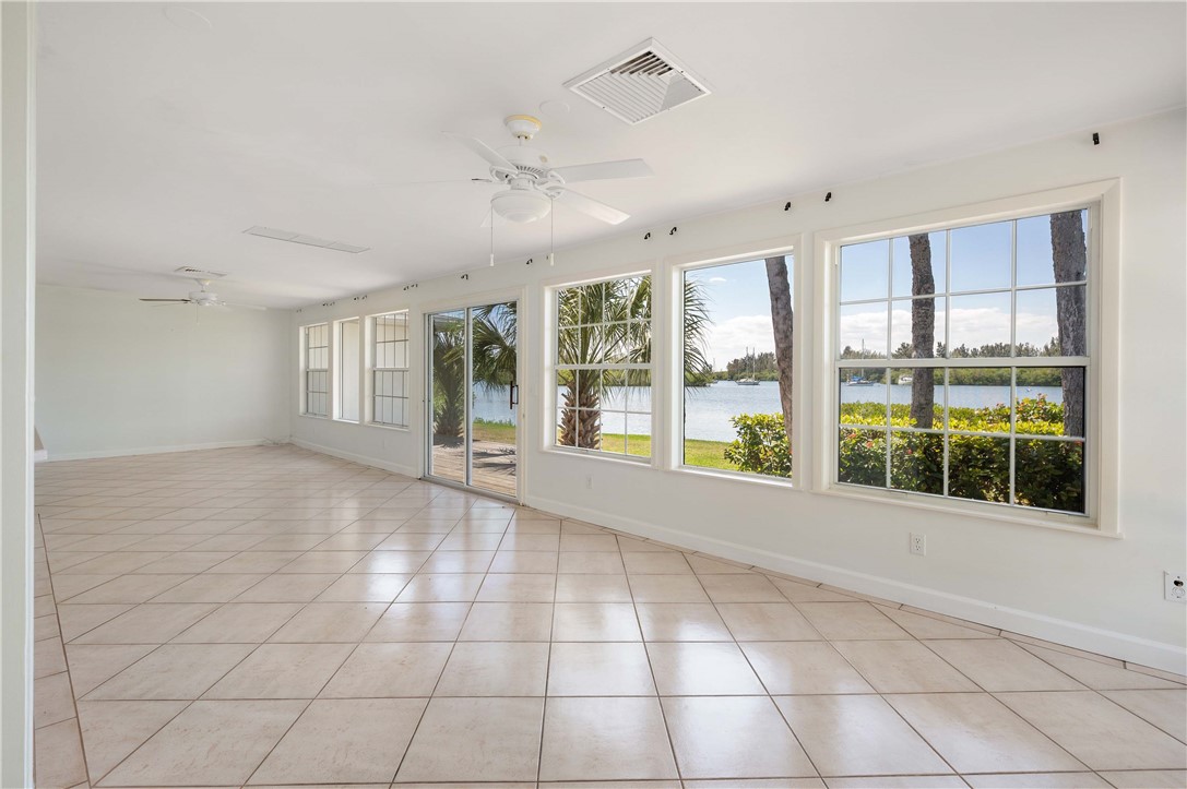 201 Live Oak Road Vero Beach, FL 32963 - Photo 12 of 32