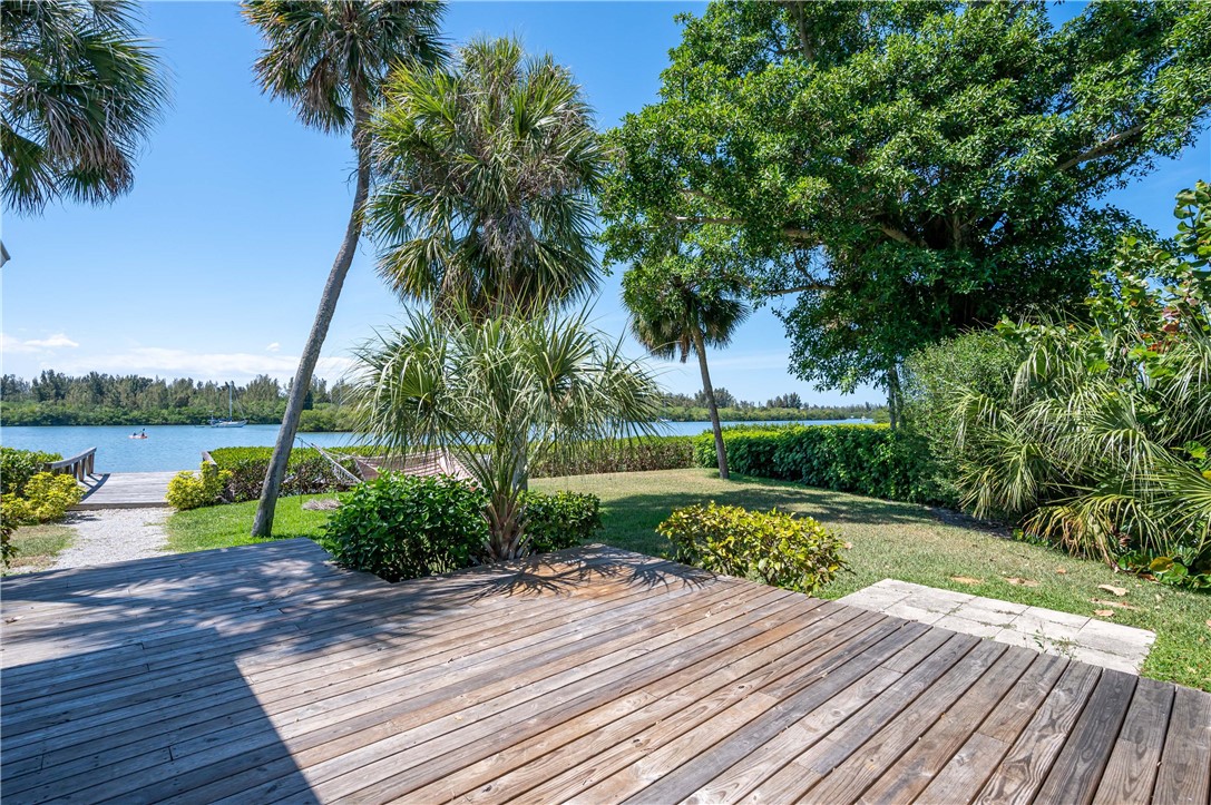 201 Live Oak Road Vero Beach, FL 32963 - Photo 26 of 32