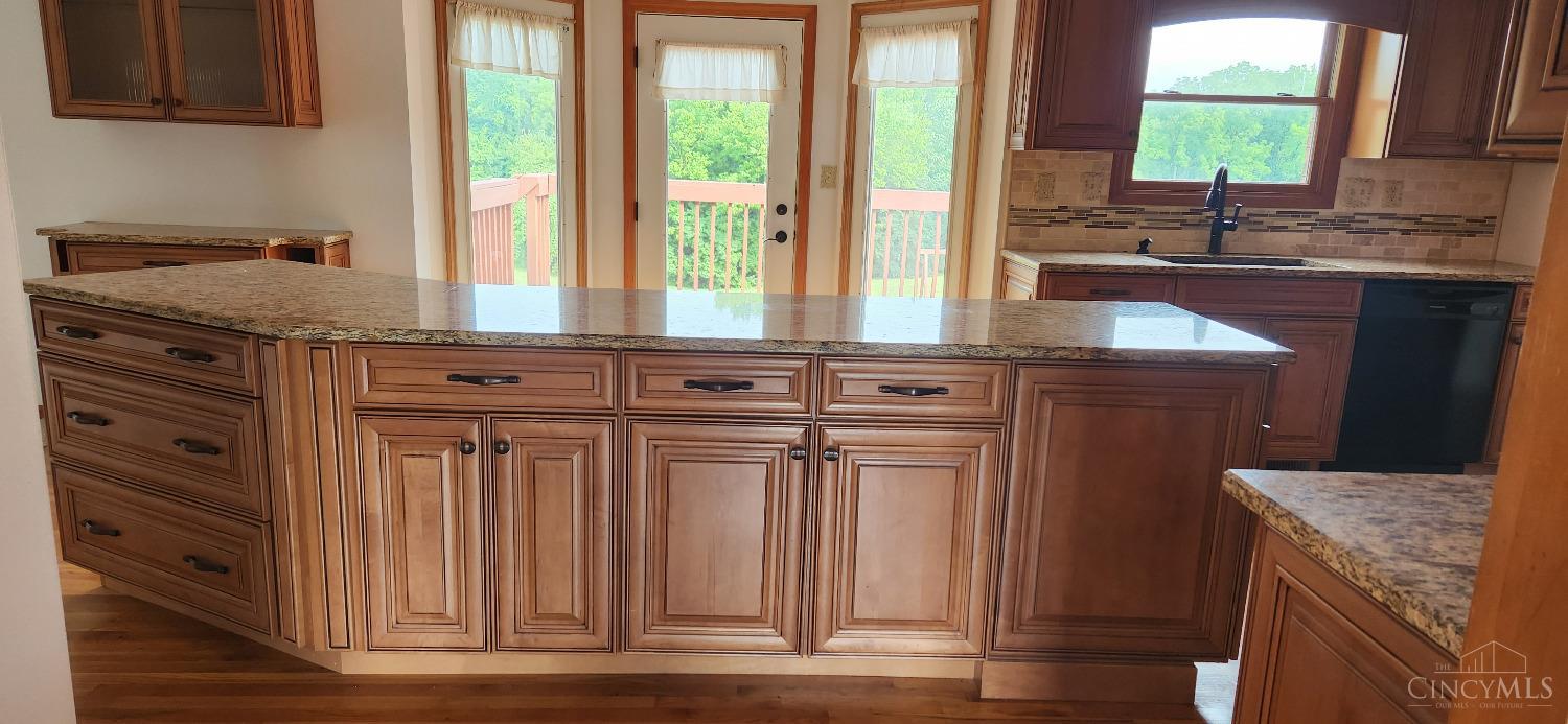 7383 Vinnedge Road Hamilton, OH 45011 - Photo 3 of 31 Gallery Image 3