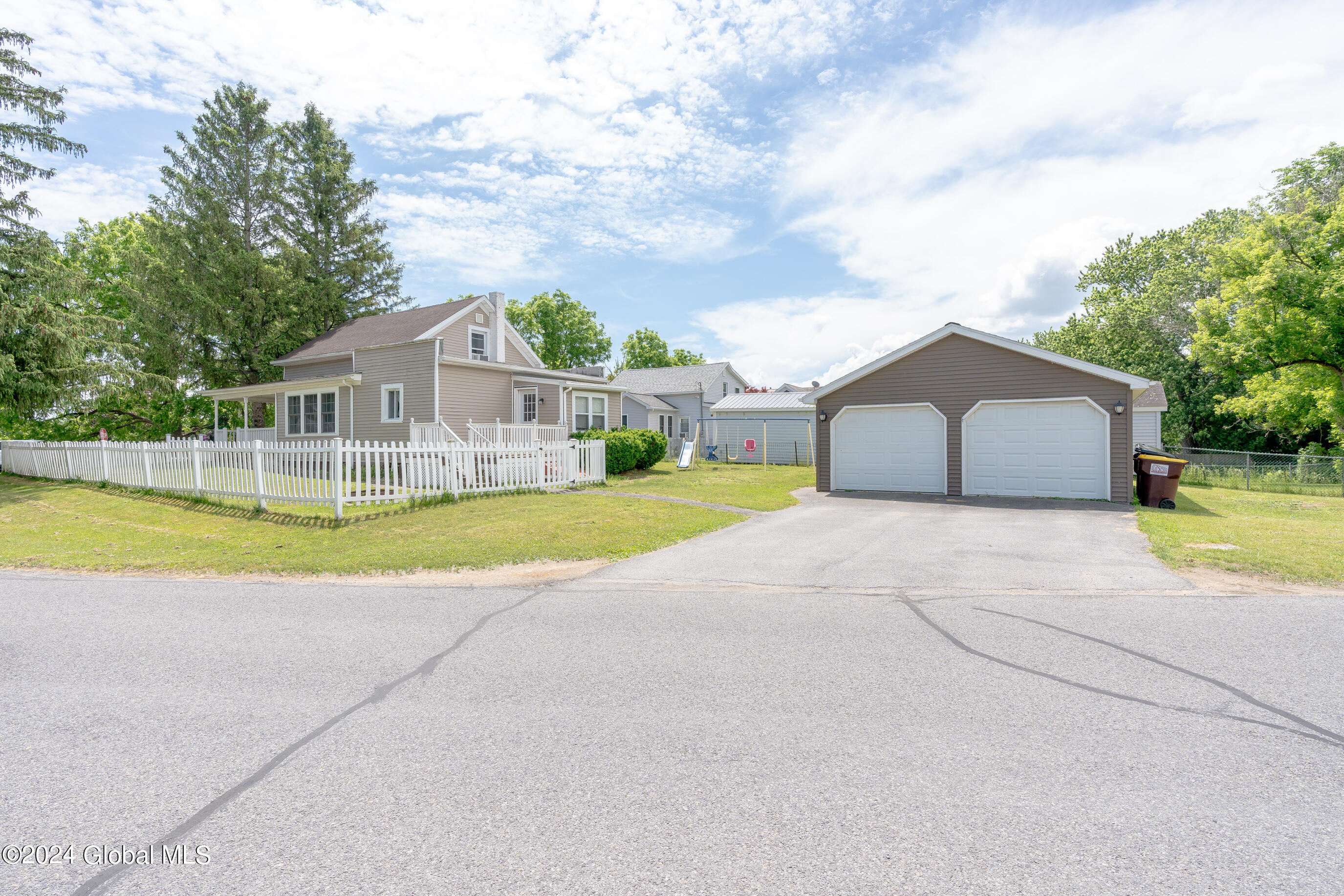 27 Towpath Road Stillwater, NY 12170 - Photo 5 of 39 006-27-Towpath-Rd