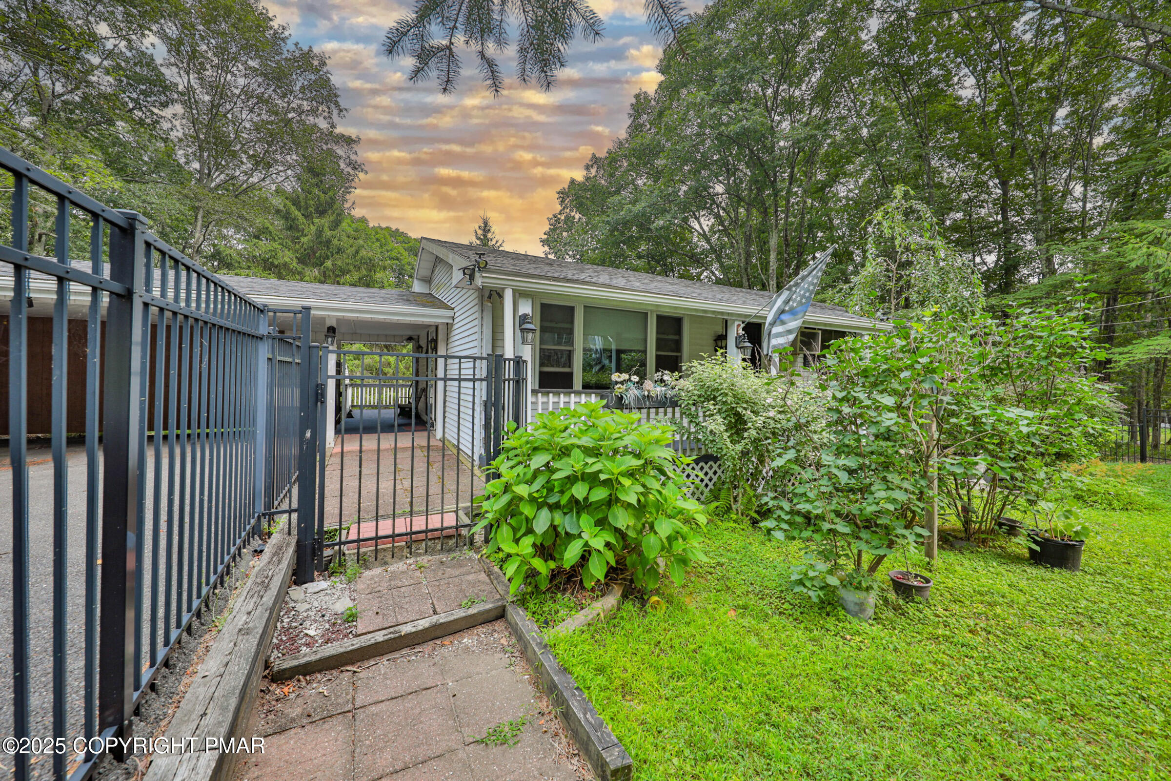 1094 Maple Lake Drive Bushkill, PA 18324 - Photo 3 of 81 Photos-3