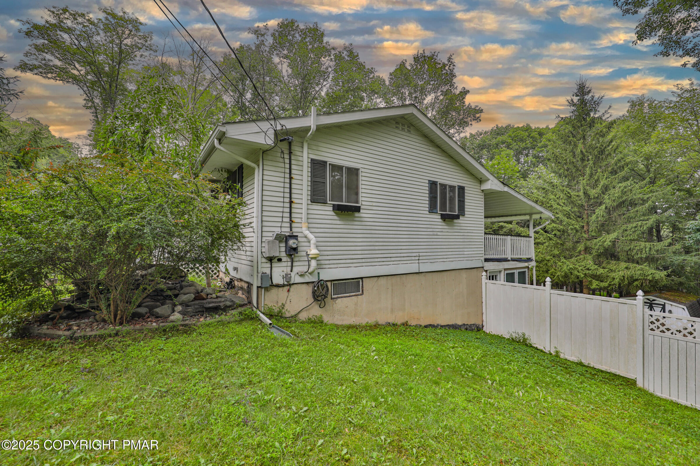 1094 Maple Lake Drive Bushkill, PA 18324 - Photo 8 of 81 Photos-8