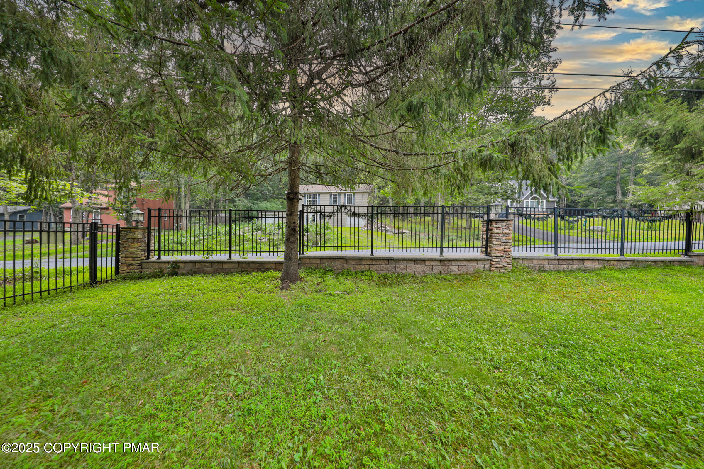 1094 Maple Lake Drive Bushkill, PA 18324 - Photo 9 of 81 Photos-9