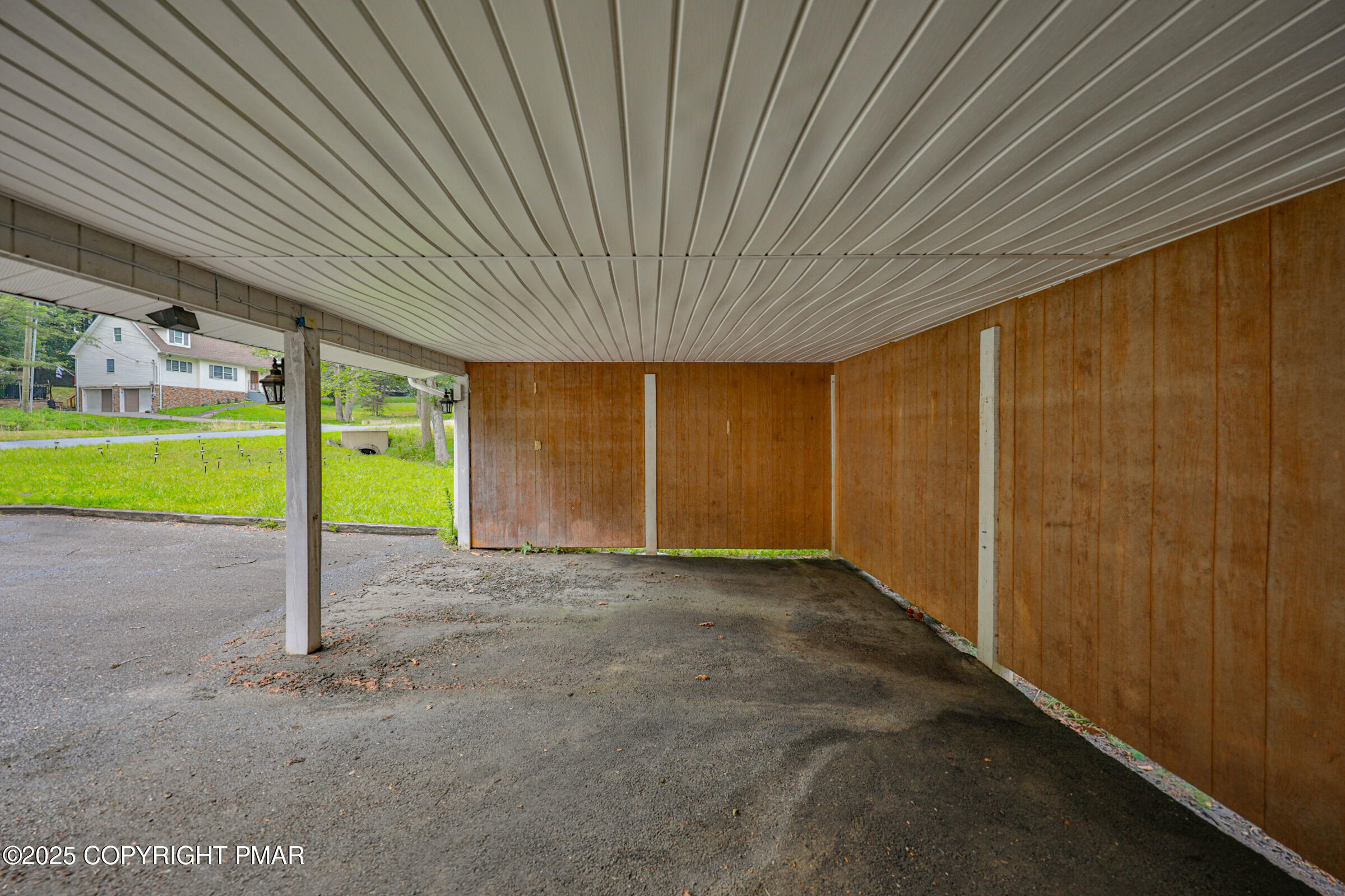 1094 Maple Lake Drive Bushkill, PA 18324 - Photo 10 of 81 Photos-10