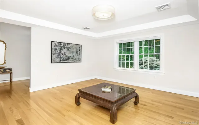 $2,495,000 | 3 Sally's Path, East Hampton, NY 11937