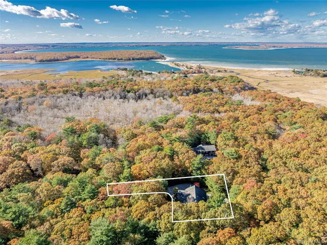 $2,495,000 | 3 Sally's Path, East Hampton, NY 11937