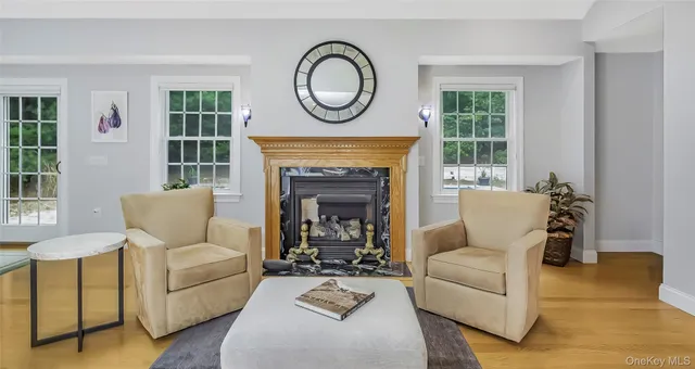 $2,495,000 | 3 Sally's Path, East Hampton, NY 11937