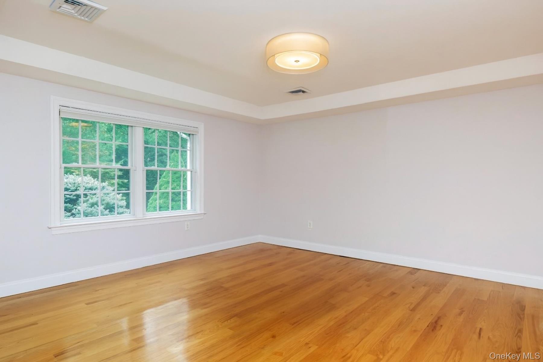 3 Sally's Path East Hampton, NY 11937 - Photo 10 of 30 an empty room with a window