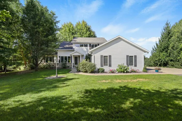 $599,000 | 7801 North Robert Drive, Evansville, WI 53536