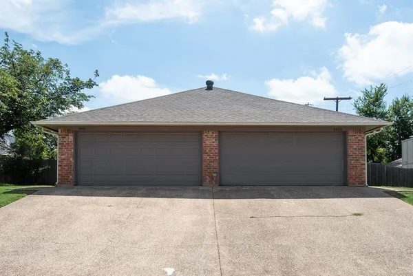 $1,695 | 6608 Parkview Lane, North Richland Hills, TX 76182