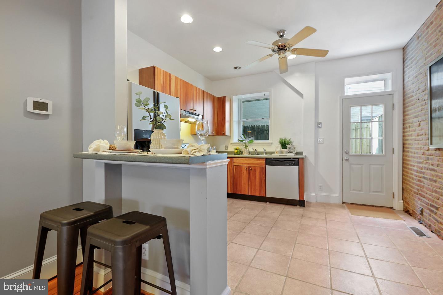 1528 Covington Street Baltimore, MD 21230 - Photo 9 of 29