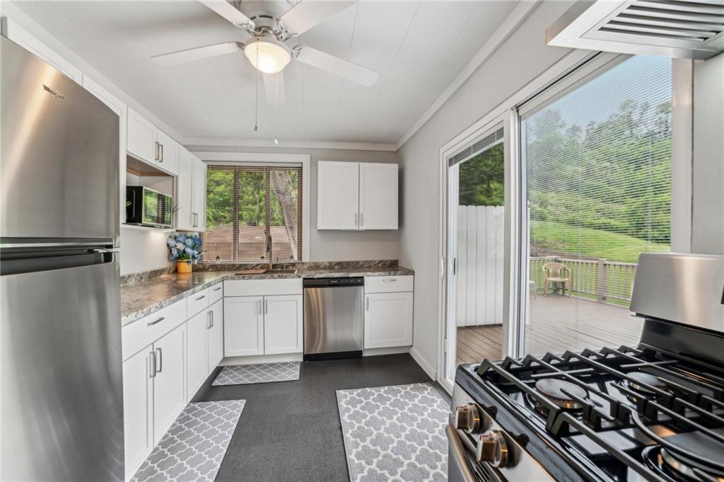 1390 Ravine Street Homestead, PA 15120 - Photo 8 of 30 Gallery Image 8