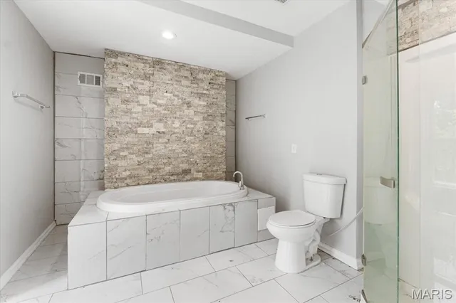 $2,000 | 5829 Bartmer Avenue, St. Louis, MO 63112