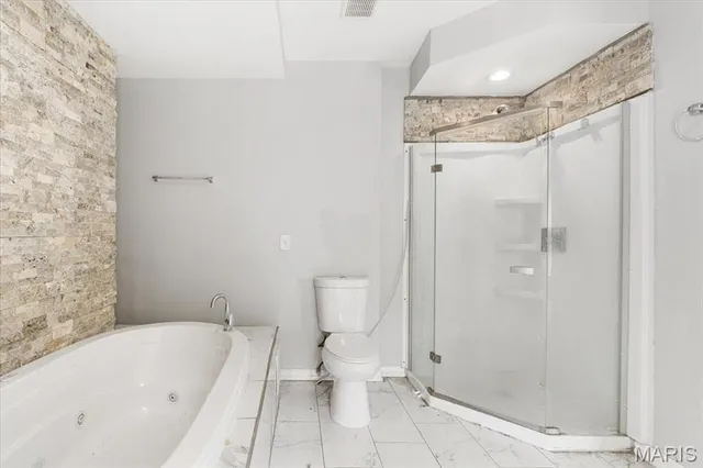 $2,000 | 5829 Bartmer Avenue, St. Louis, MO 63112