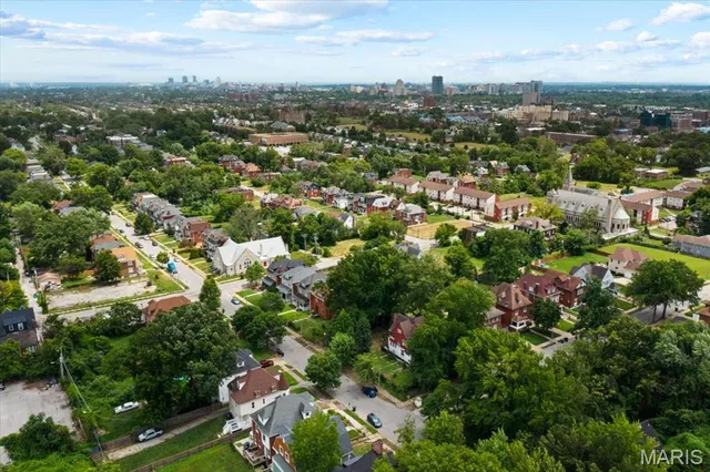 $2,000 | 5829 Bartmer Avenue, St. Louis, MO 63112