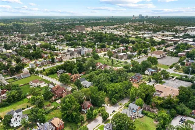 $2,000 | 5829 Bartmer Avenue, St. Louis, MO 63112