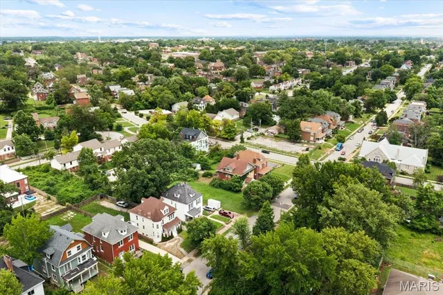 $2,000 | 5829 Bartmer Avenue, St. Louis, MO 63112