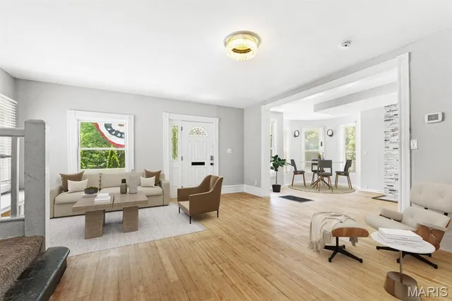 $2,000 | 5829 Bartmer Avenue, St. Louis, MO 63112