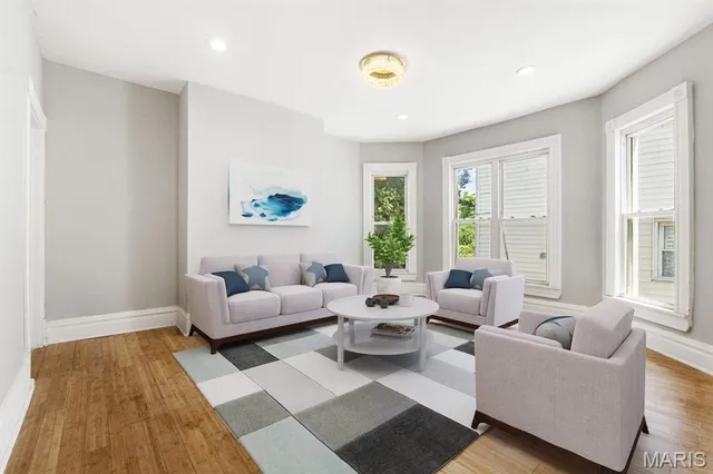 $2,000 | 5829 Bartmer Avenue, St. Louis, MO 63112