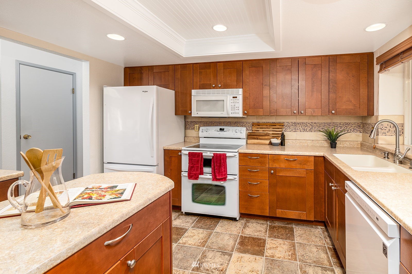 17512 29th Drive Southeast Bothell, WA 98012 - Photo 8 of 27 Gallery Image 8