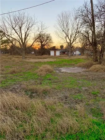 $25,000 | 325 North 4th Street, Skidmore, TX 78389