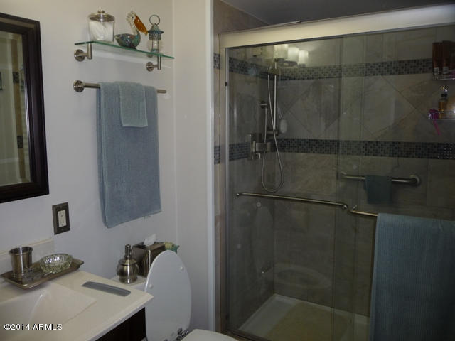 7209 West Hatcher Road Peoria, AZ 85345 - Photo 1 of 19 171