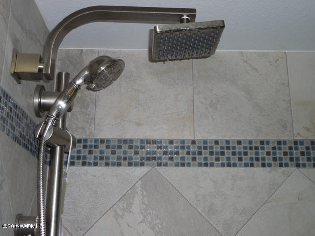7209 West Hatcher Road Peoria, AZ 85345 - Photo 14 of 19 173