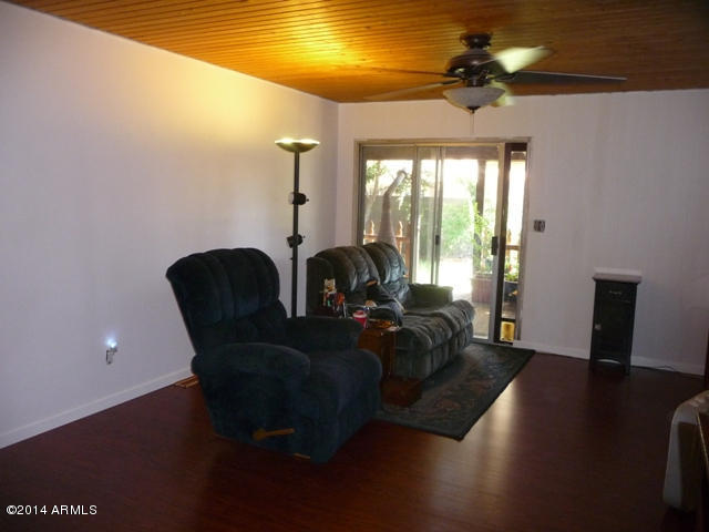 7209 West Hatcher Road Peoria, AZ 85345 - Photo 7 of 19 153