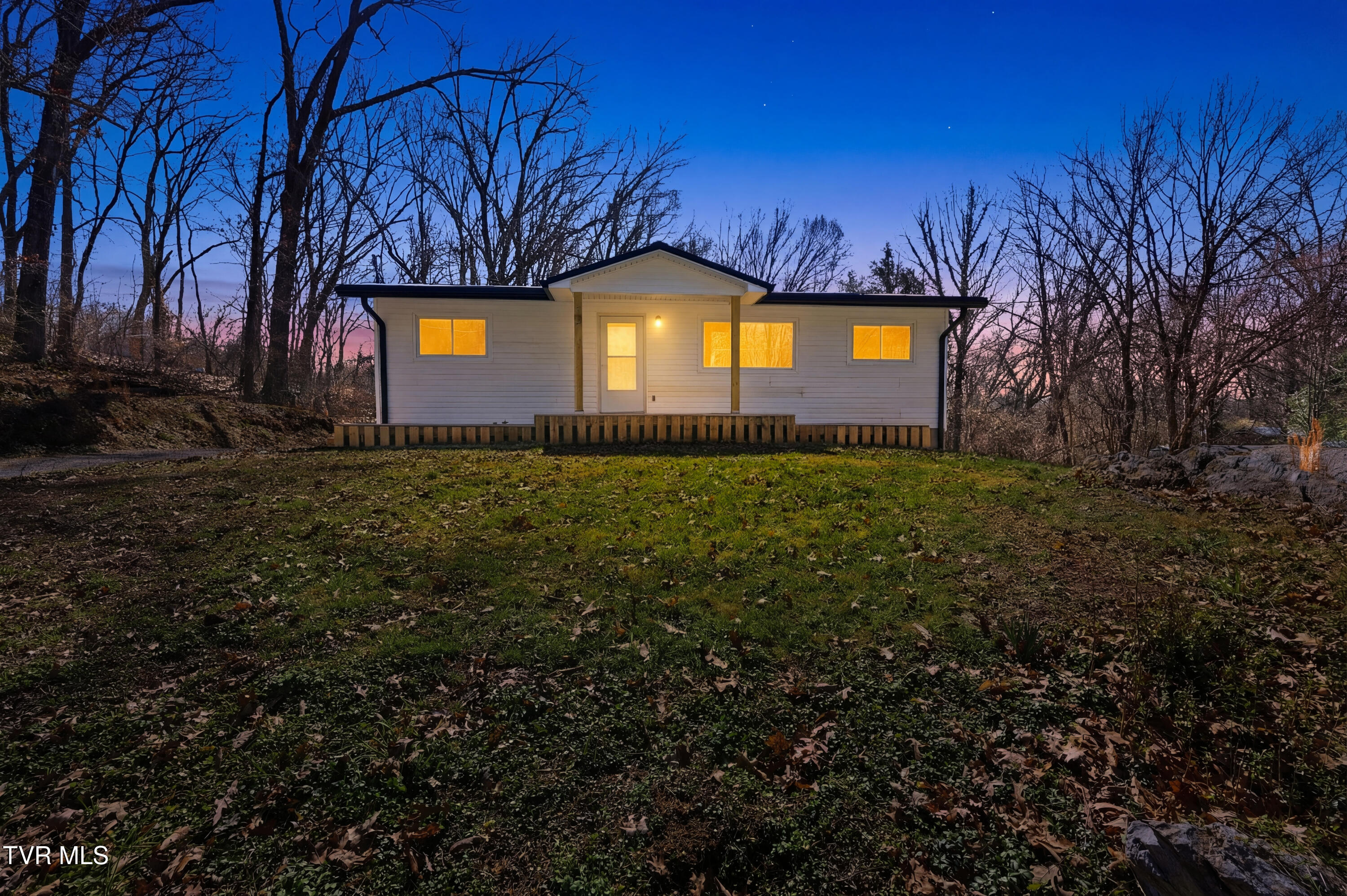 344 Rockingham Road Gray, TN 37615 - Photo 26 of 26 DSC_7546_twilight_cefc80e5-32dc-4107-994