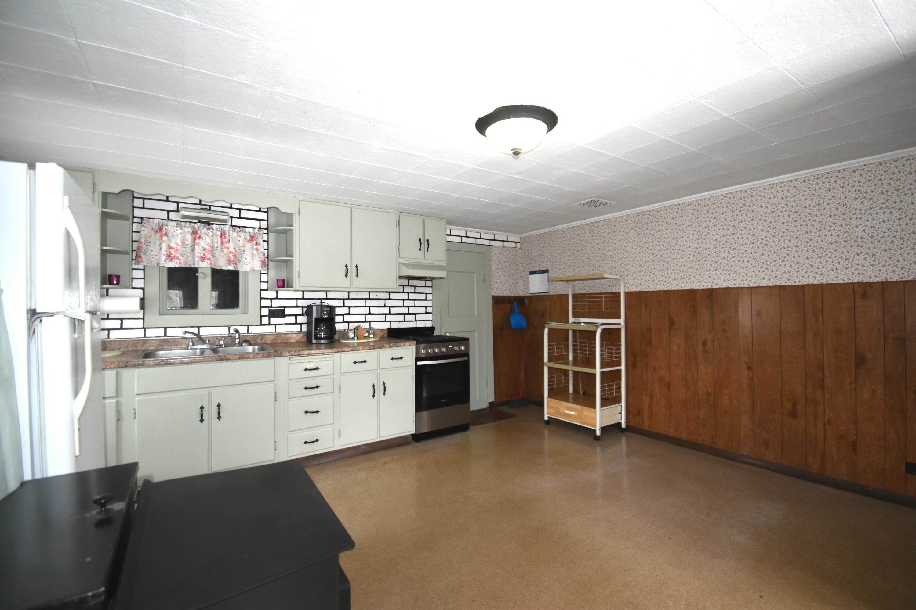 129 Palmer Road Newport, ME 04953 - Photo 5 of 16 kitchen