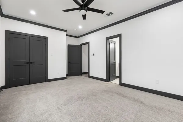 $2,200 | 911 Panama Street, Houston, TX 77009
