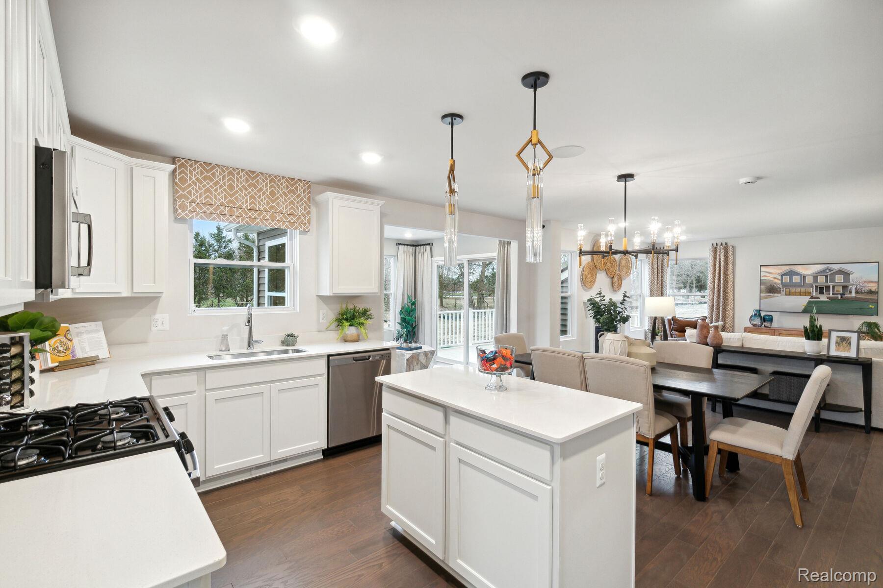 4124 Sedgeview Circle Howell, MI 48855 - Photo 6 of 22 05 First Floor.jpg